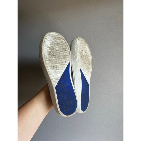 Rothy’s Grey Camo, The Kids Sneaker. Size 4 kids - Picture 4 of 6